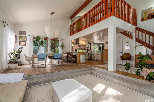 183 HERITAGE Road, Carbondale, IL 62903