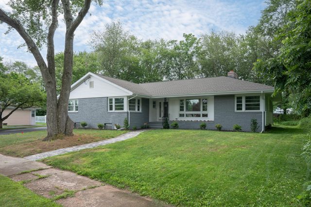 52 Clover Circle, Hamden, CT 06514