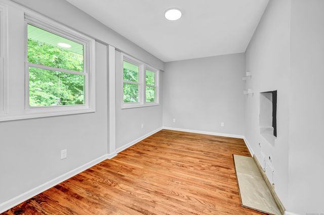 52 Clover Circle, Hamden, CT 06514