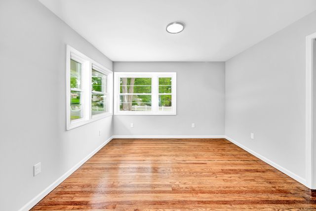52 Clover Circle, Hamden, CT 06514