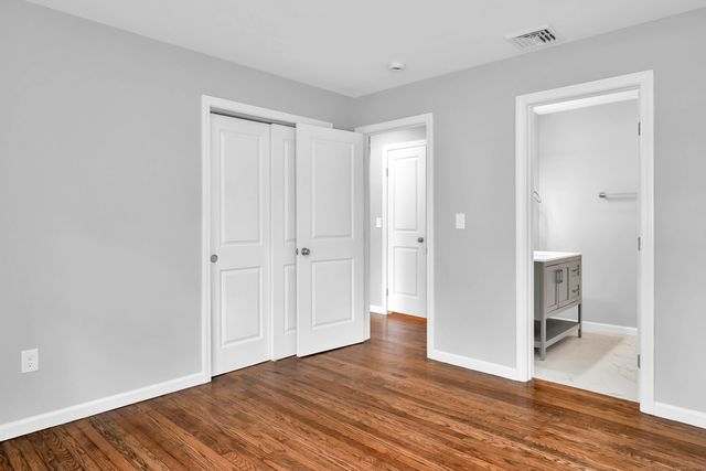 52 Clover Circle, Hamden, CT 06514