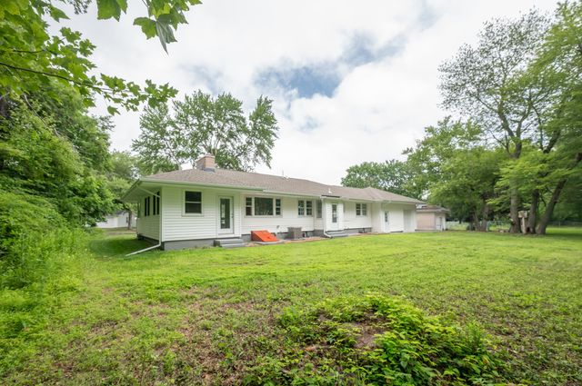 52 Clover Circle, Hamden, CT 06514