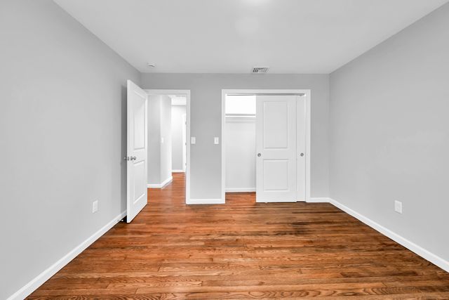 52 Clover Circle, Hamden, CT 06514