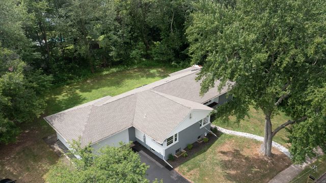 52 Clover Circle, Hamden, CT 06514
