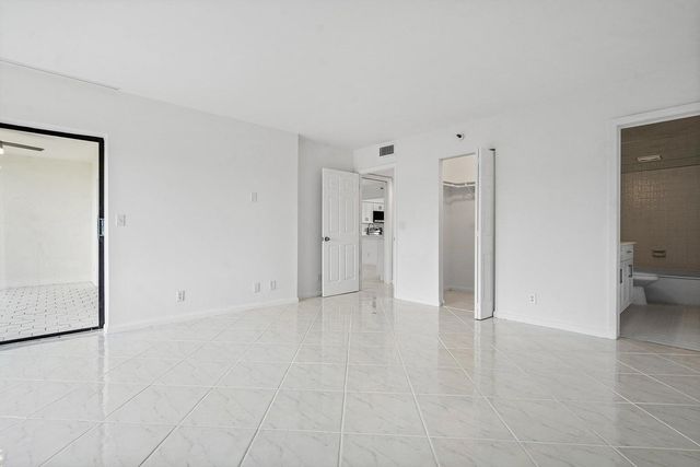 14475 Strathmore Lane 707, Delray Beach, FL 33446