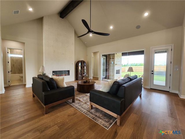 301 Rodeo Road, Salado, TX 76571