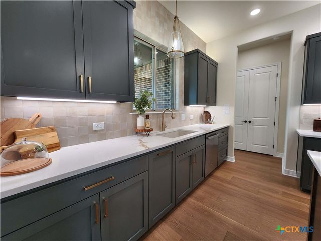 301 Rodeo Road, Salado, TX 76571