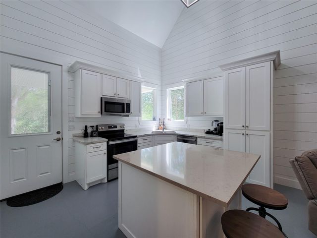 4937 Wolff Road, Round Top, TX 78954