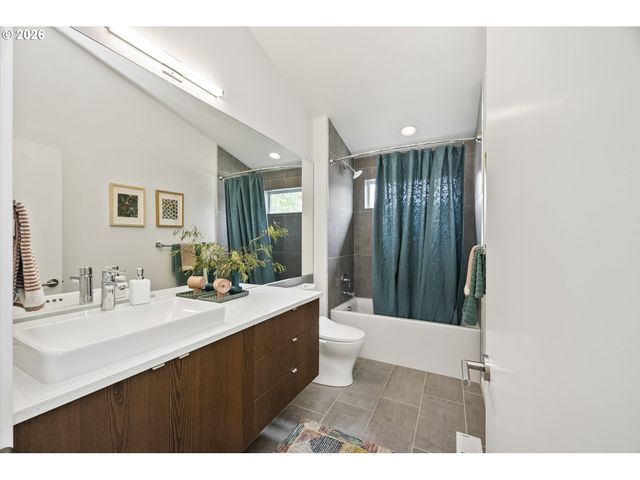 4648 Ne 40TH Ave, Portland, OR 97211