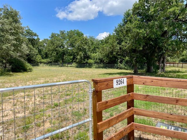 9264 Stetson Drive, Normangee, TX 77871