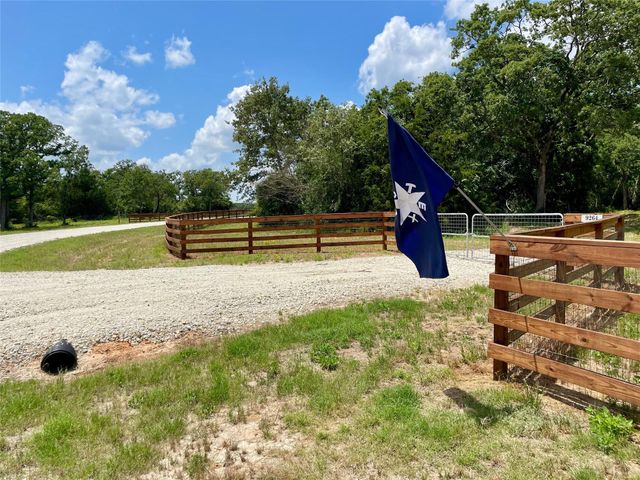 9264 Stetson Drive, Normangee, TX 77871
