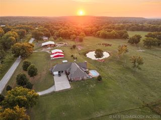 13067 Bristlecone Road, Henryetta, OK 74437