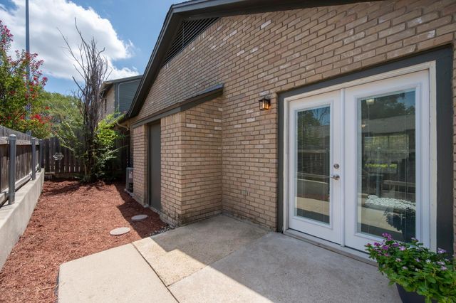 1015 E Yager LN 58, Austin, TX 78753