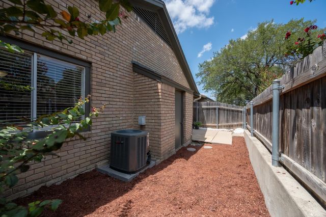 1015 E Yager LN 58, Austin, TX 78753