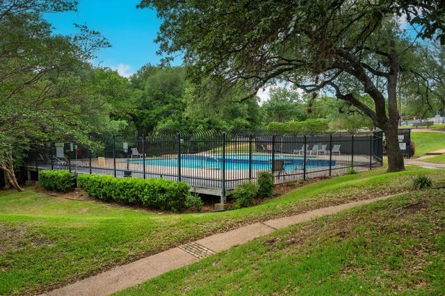 1015 E Yager LN 58, Austin, TX 78753