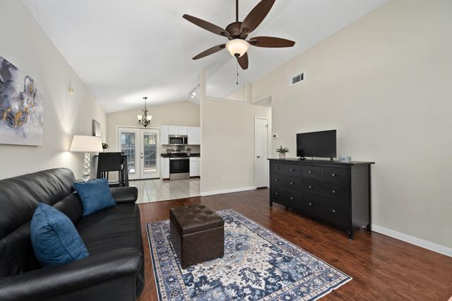 1015 E Yager LN 58, Austin, TX 78753