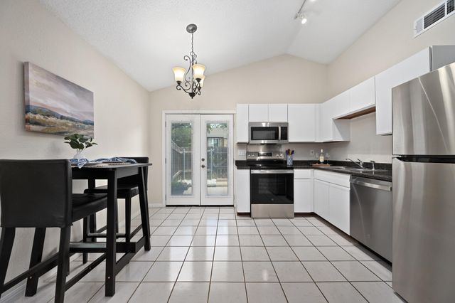 1015 E Yager LN 58, Austin, TX 78753