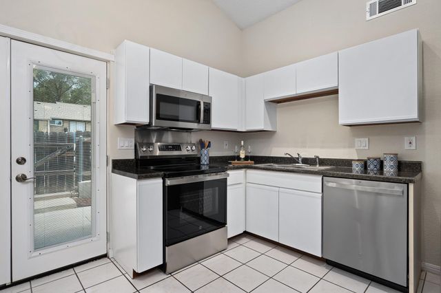 1015 E Yager LN 58, Austin, TX 78753