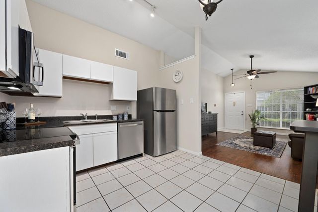 1015 E Yager LN 58, Austin, TX 78753