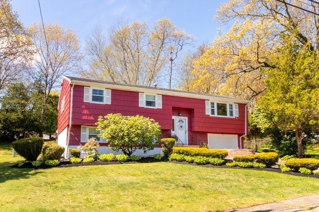 89 Fernandez Cir, Randolph, MA 02368