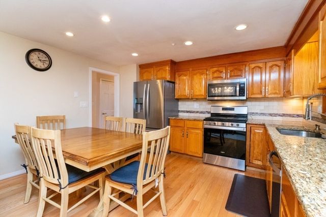 89 Fernandez Cir, Randolph, MA 02368