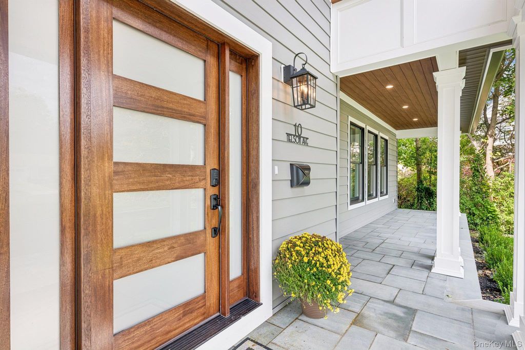 10 Nelson Avenue, Blue Point, NY 11715 — photo 2