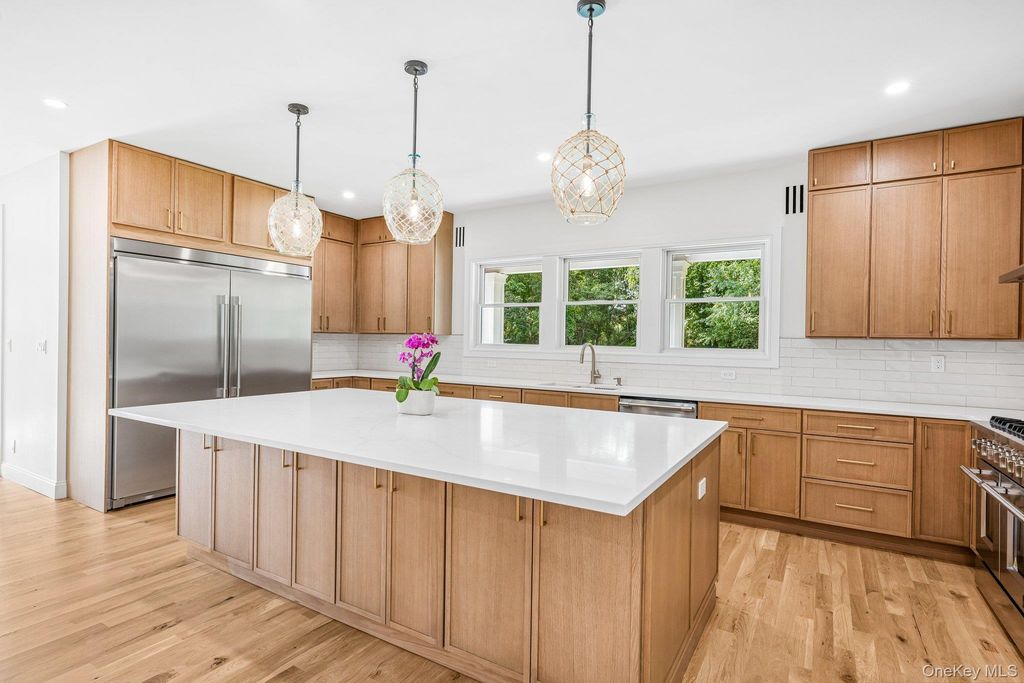10 Nelson Avenue, Blue Point, NY 11715 — photo 5