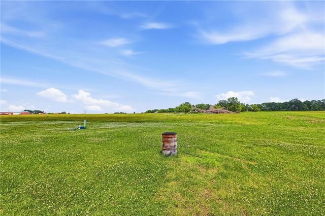 30225 Wolf Road, Drexel, MO 64742