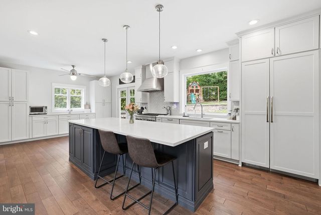 4231 31ST ST N, Arlington, VA 22207