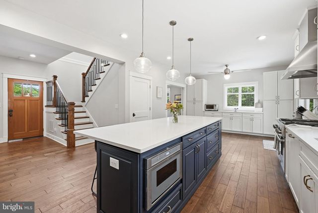 4231 31ST ST N, Arlington, VA 22207