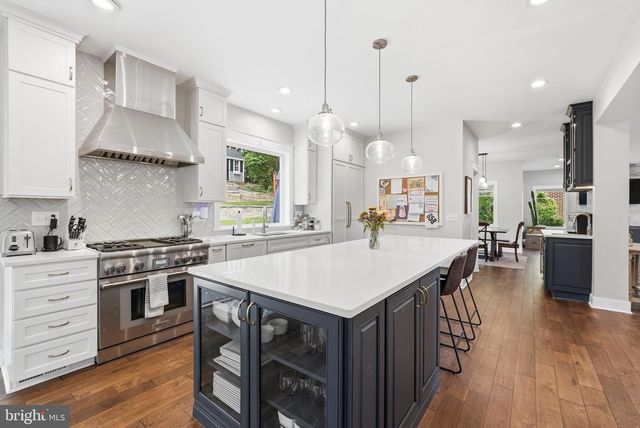 4231 31ST ST N, Arlington, VA 22207