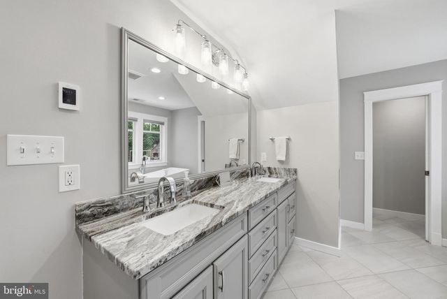 4231 31ST ST N, Arlington, VA 22207