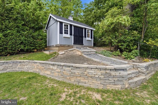 4231 31ST ST N, Arlington, VA 22207