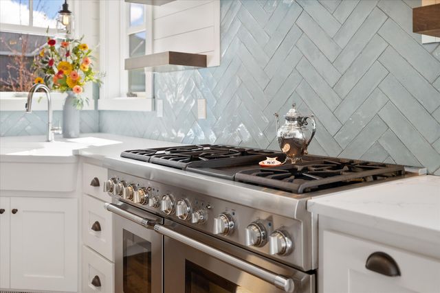 608 S Birch Street, Sisters, OR 97759