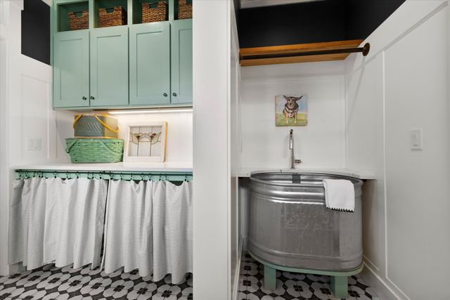 608 S Birch Street, Sisters, OR 97759