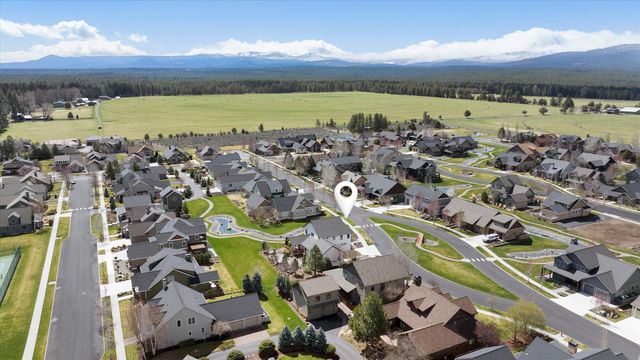 608 S Birch Street, Sisters, OR 97759