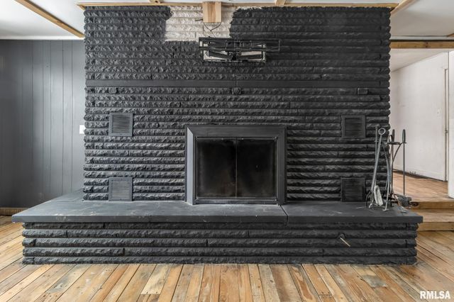 109 Knox Rd 800 N Road, Abingdon, IL 61410