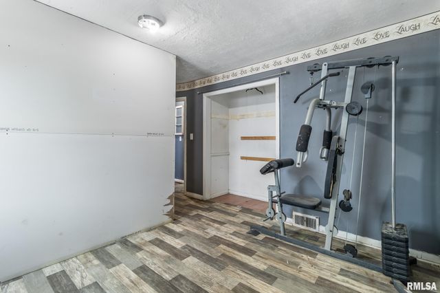 109 Knox Rd 800 N Road, Abingdon, IL 61410