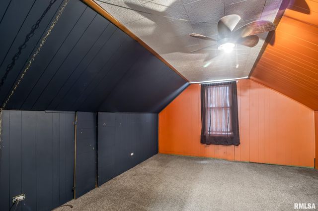 109 Knox Rd 800 N Road, Abingdon, IL 61410