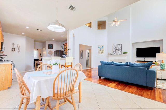 1919 Farmers Creek Drive, Richmond, TX 77406