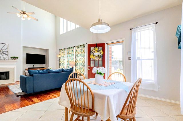 1919 Farmers Creek Drive, Richmond, TX 77406