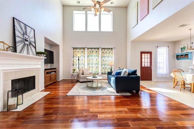 1919 Farmers Creek Drive, Richmond, TX 77406