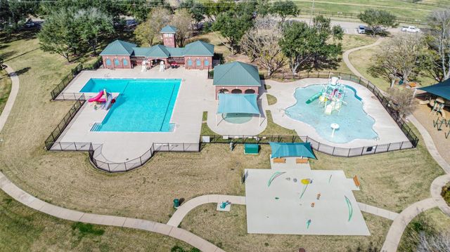 1919 Farmers Creek Drive, Richmond, TX 77406