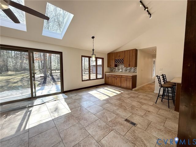 1095 Laurel Point Road, Lancaster, VA 22503