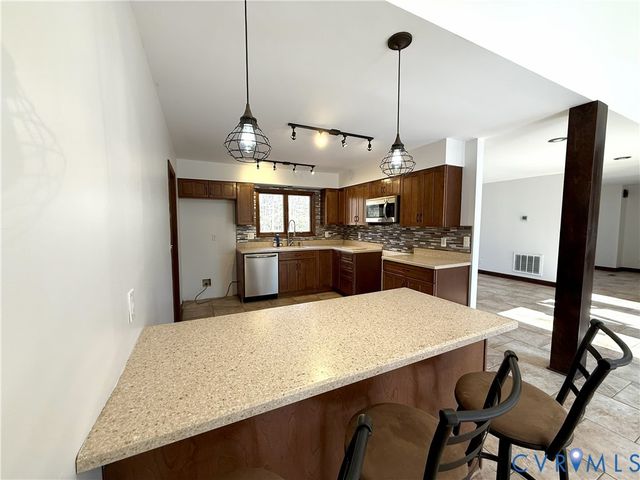 1095 Laurel Point Road, Lancaster, VA 22503