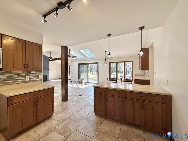 1095 Laurel Point Road, Lancaster, VA 22503