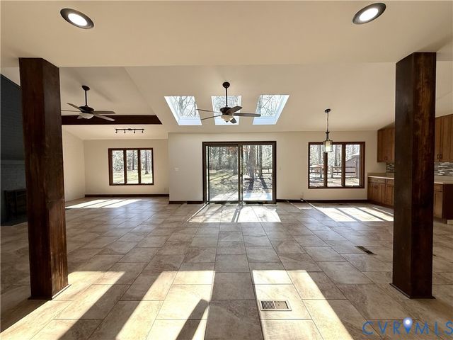 1095 Laurel Point Road, Lancaster, VA 22503