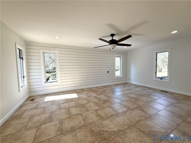 1095 Laurel Point Road, Lancaster, VA 22503