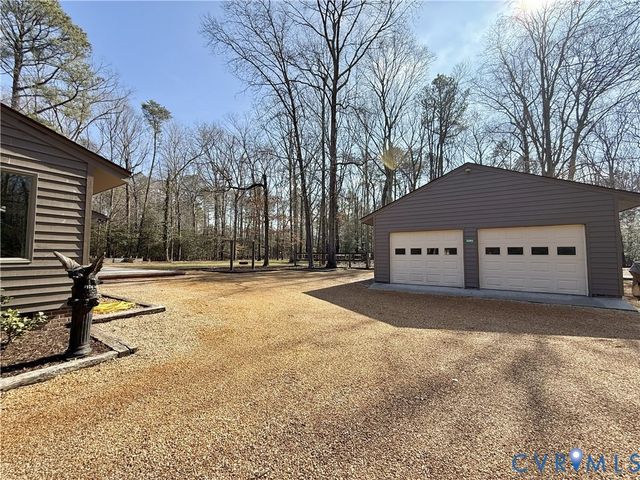 1095 Laurel Point Road, Lancaster, VA 22503