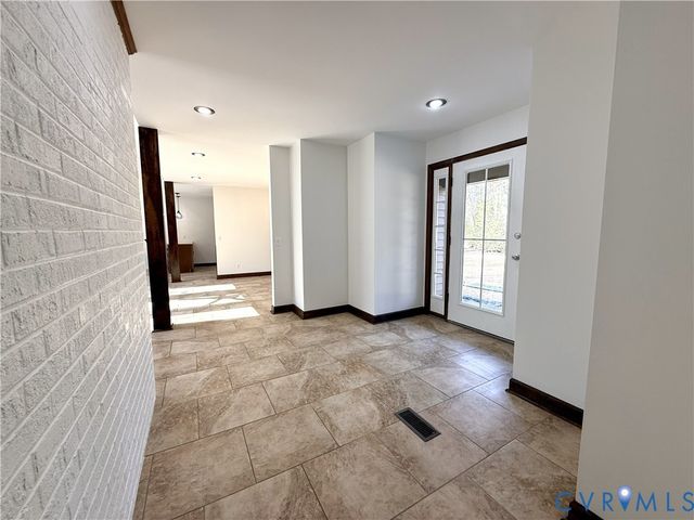 1095 Laurel Point Road, Lancaster, VA 22503